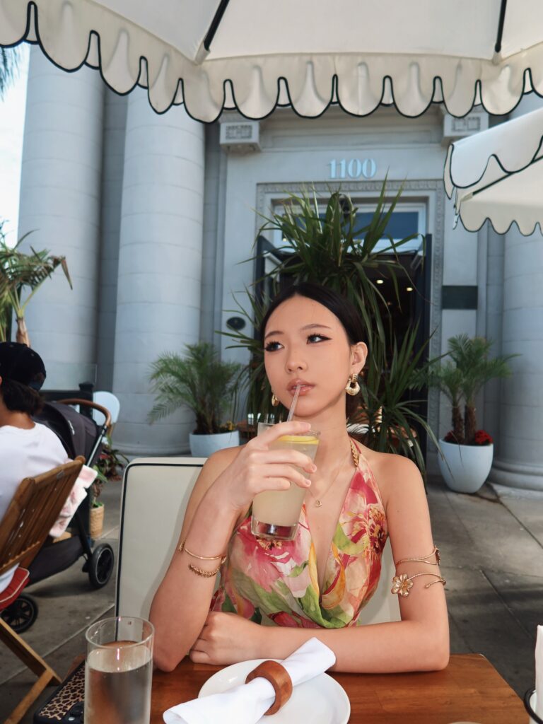 Hứa Hy Văn xuất hiện trong hình ảnh người mẫu trẻ tại Đài Loan