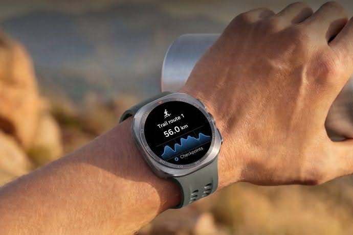 Galaxy Watch Ultra2 hiển thị dữ liệu độ sâu và thời gian lặn