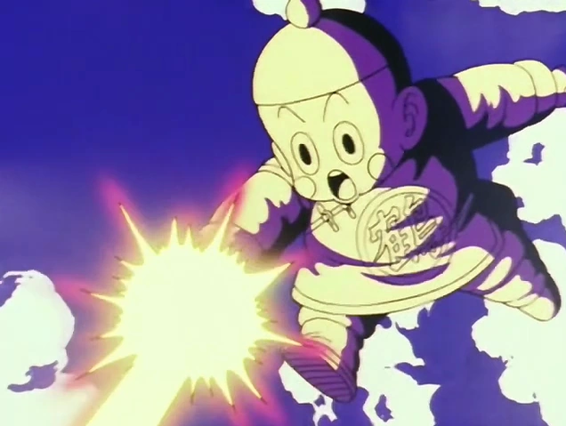 Krillin phóng các đĩa năng lượng Destructo Disc liên tiếp