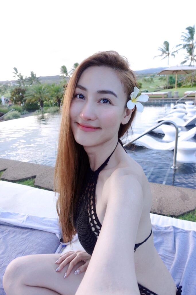 Loạt ảnh sinh nhật mang phong cách phóng khoáng của Ngân Khánh