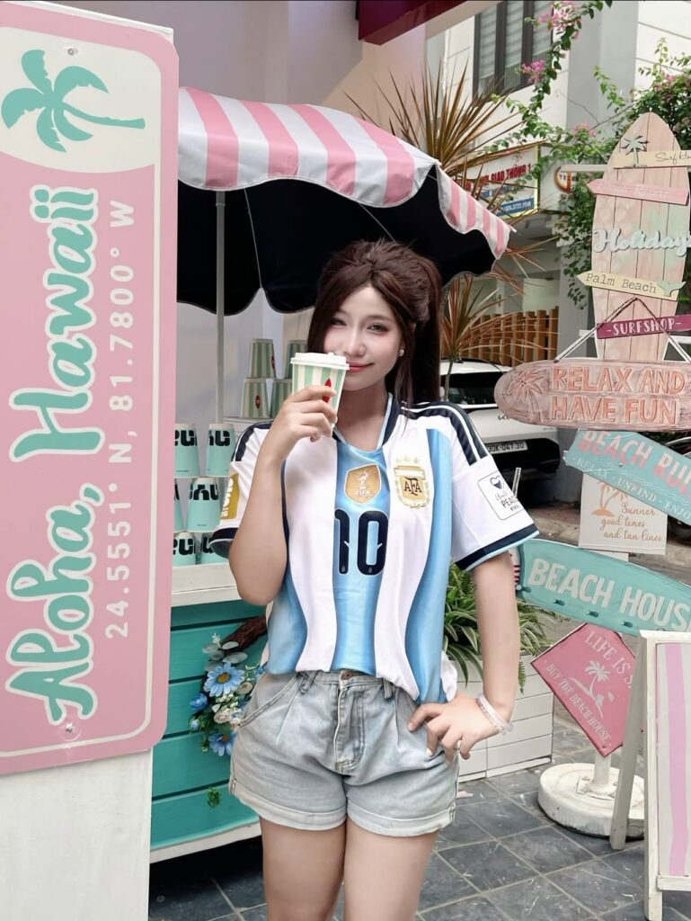 Messi trong một khoảnh khắc thi đấu cùng đội tuyển Argentina