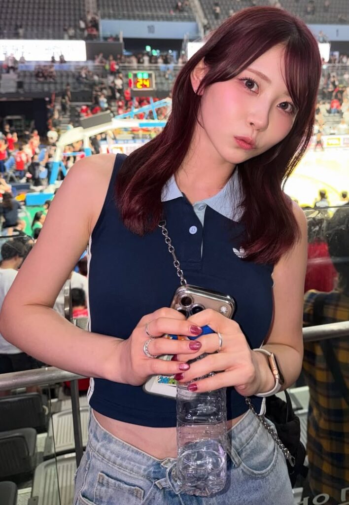 Aoi Ibuki trong bối cảnh đường phố Shibuya
