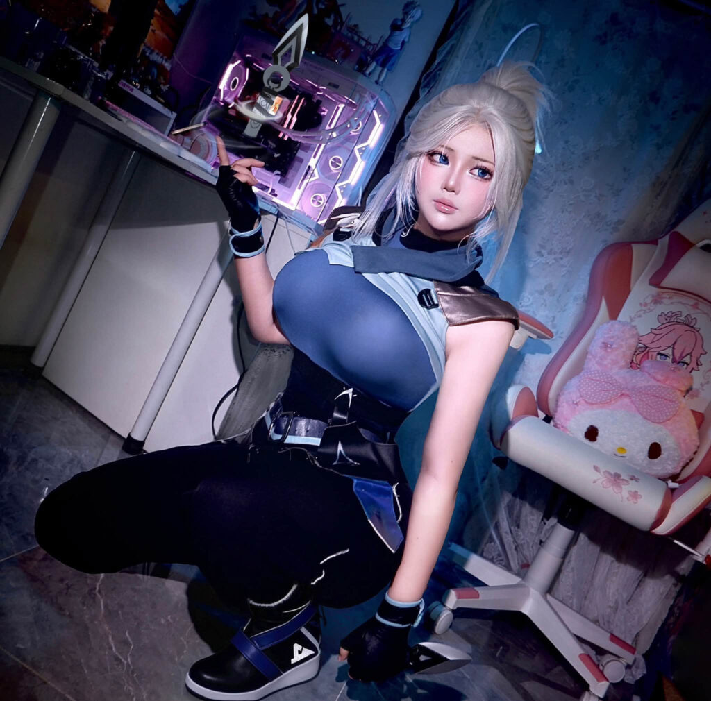Toàn cảnh bộ cosplay Jett với cách tạo dáng cá tính