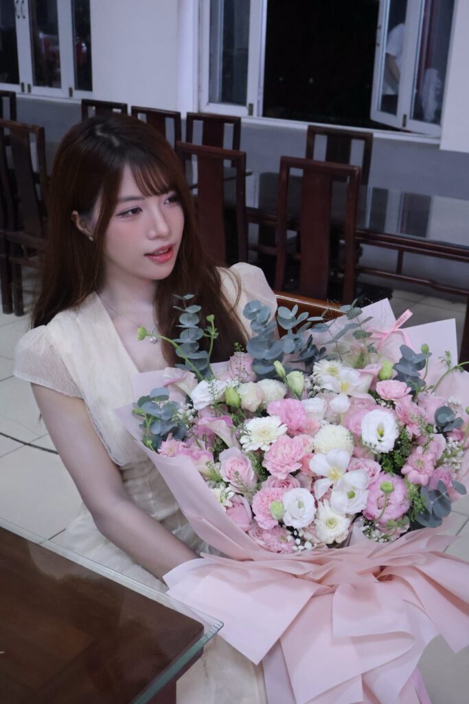 Loạt ảnh thời trang biển của Anh Thơ với phong cách nữ tính, phóng khoáng