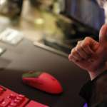 Không gian sân khấu Logitech G Play 2026 với ánh sáng mang phong cách gaming