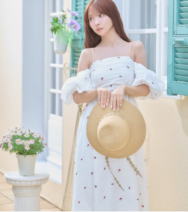 Yua Mikami xuất hiện với phong cách thanh lịch